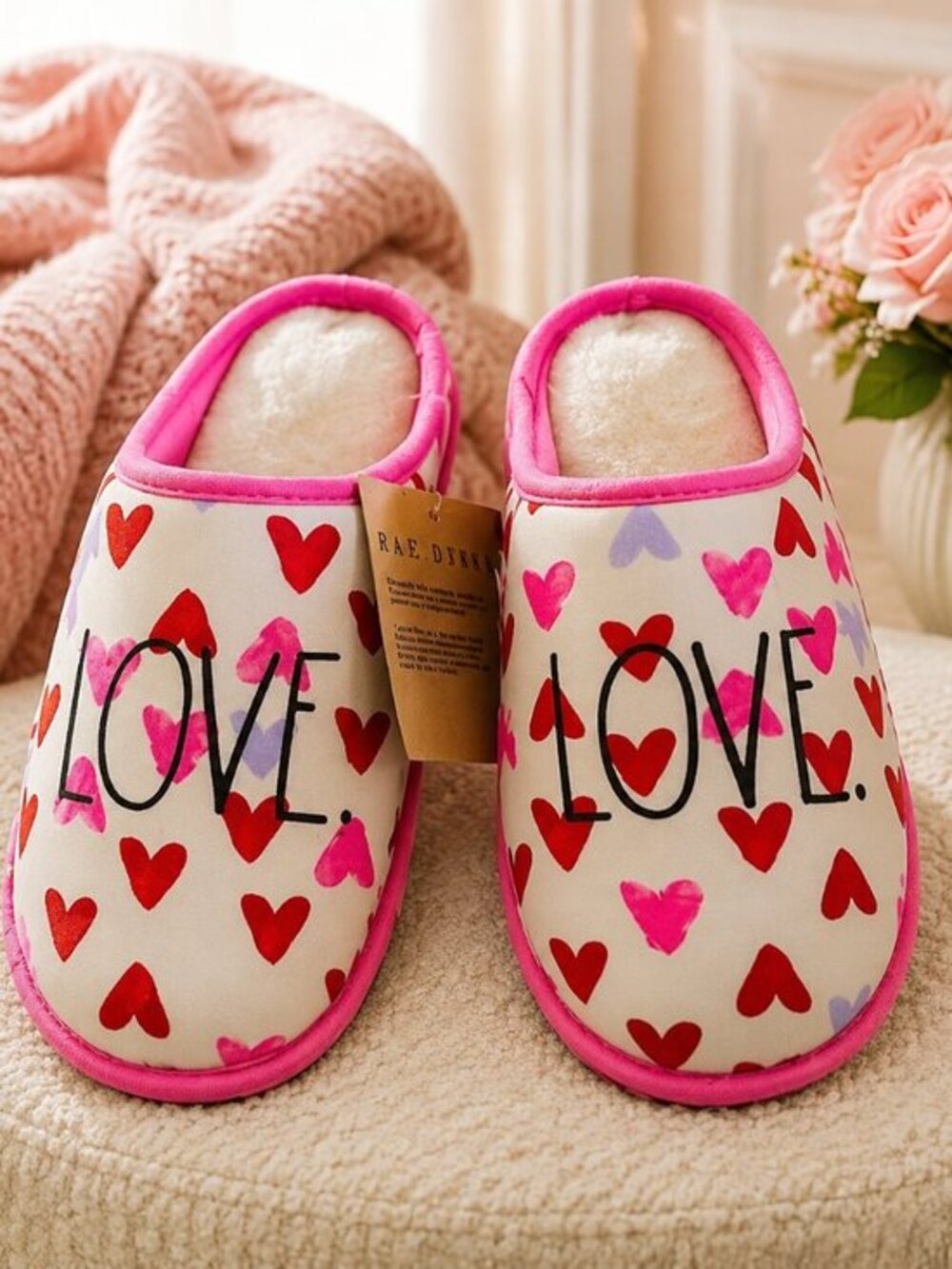 Rae Dunn LOVE Heart Print Slippers Women’s Small 5-6 Pink Valentine NWT
